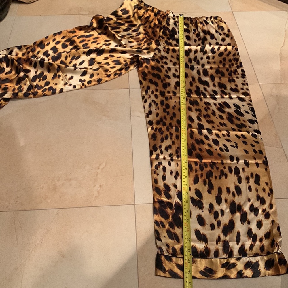 Victoria’s Secret silk feel Leopard print Pajama - Picture 9 of 11